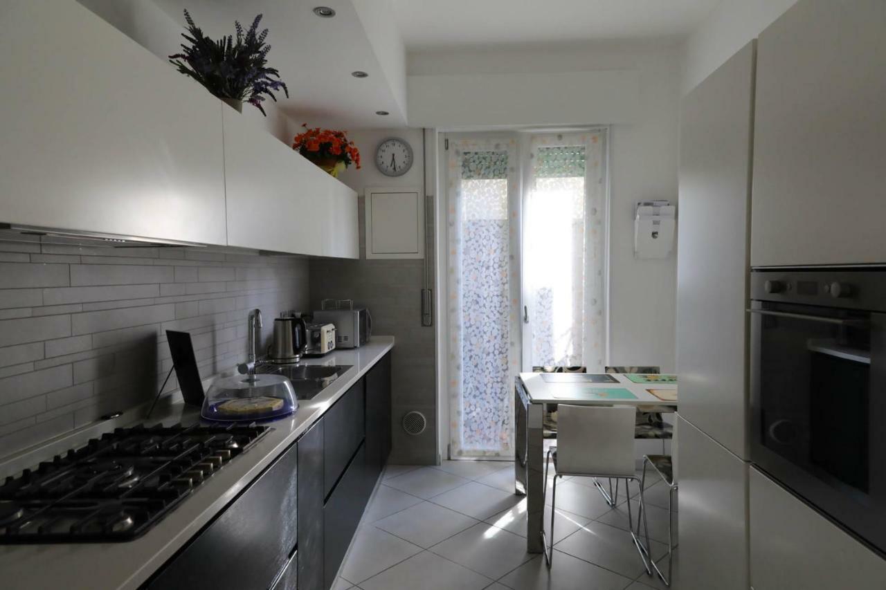 Appartamento Emmerosa, Centro Citta, Parcheggio Verona Exteriör bild